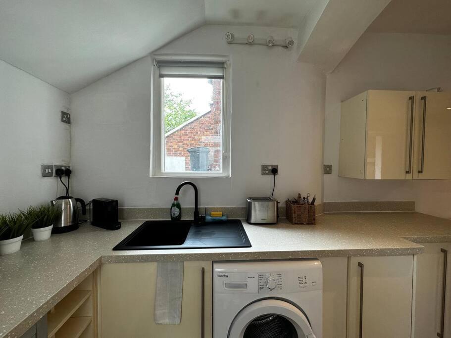 Spacious Studio For 4 Near Regents Park N1 ロンドン エクステリア 写真